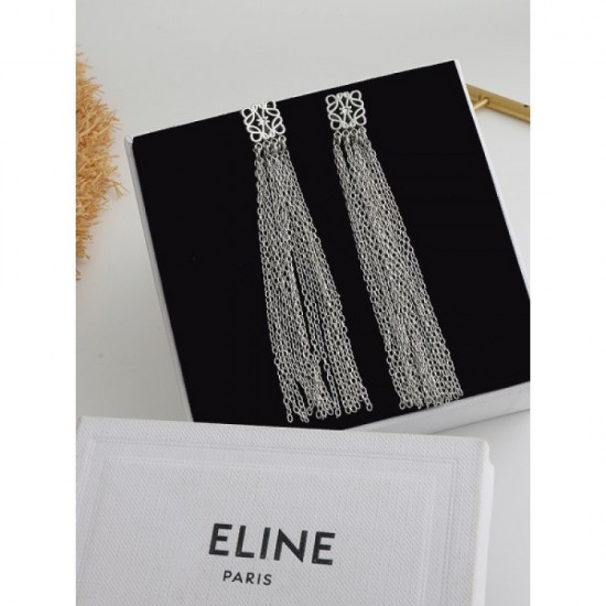 Earrings 2023SS LOEWE Loewe are very popular now with celebrities Earrings 2023SS LOEWE Loewe are very popular now with celebrities